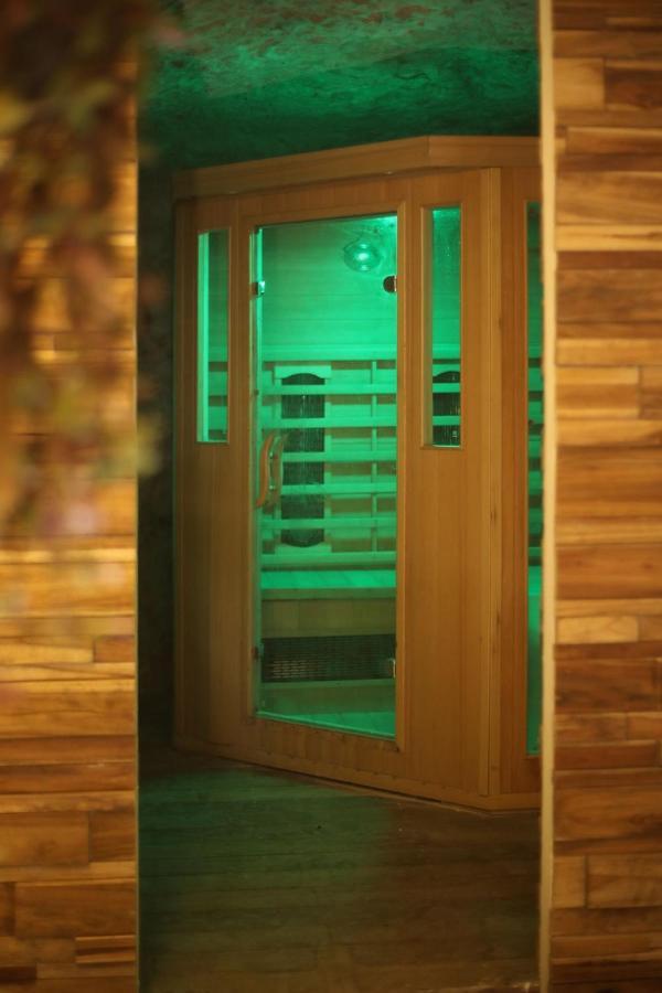 La Montrieuse, Chambre Individuelle Avec Sauna Et Baignoire Spa Naveil Bagian luar foto
