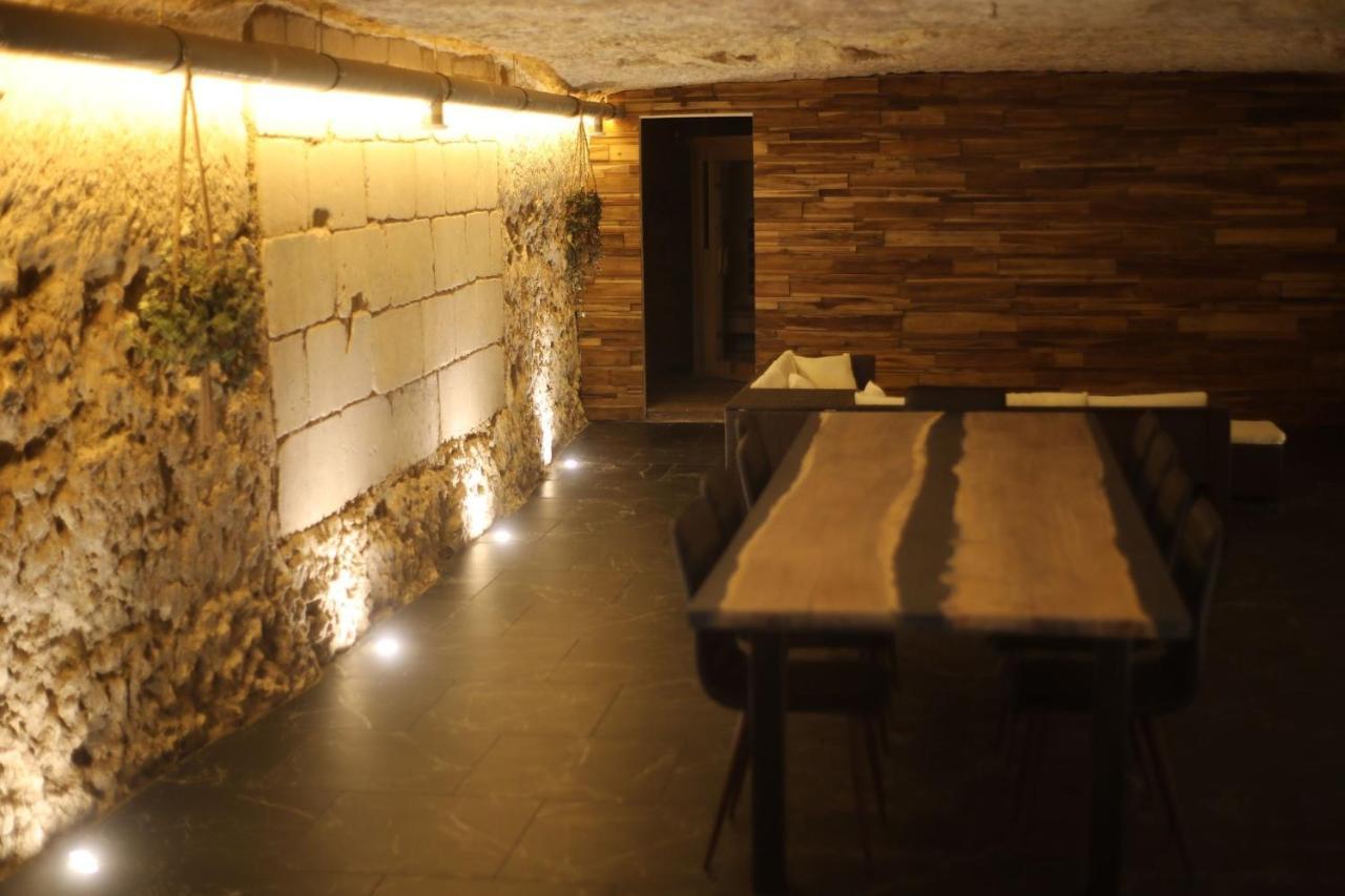 La Montrieuse, Chambre Individuelle Avec Sauna Et Baignoire Spa Naveil Bagian luar foto